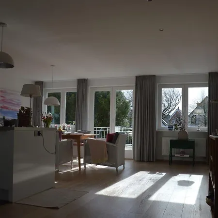 Stadtwohnung-ueber-den-daechern-von-wyk *